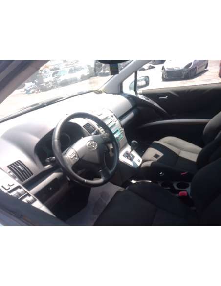 toyota corolla verso (r1) del año 2004