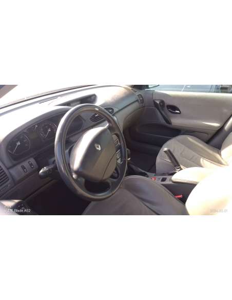 renault laguna ii grandtour (kg0) del año 2002