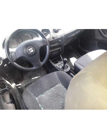 seat ibiza (6l1) del año 2004