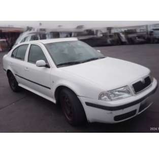 skoda octavia berlina (1u2) del año 2001