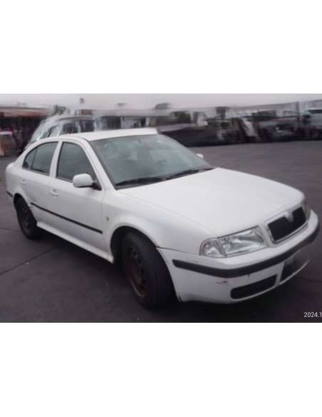 skoda octavia berlina (1u2) del año 2001