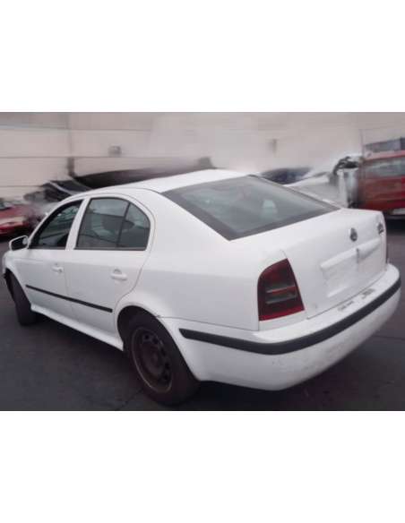 skoda octavia berlina (1u2) del año 2001