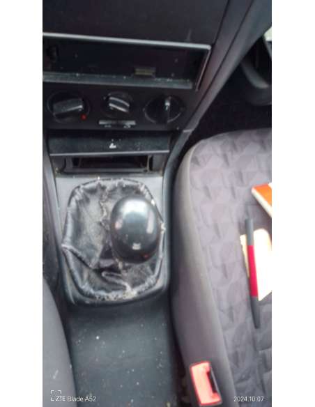 skoda octavia berlina (1u2) del año 2001