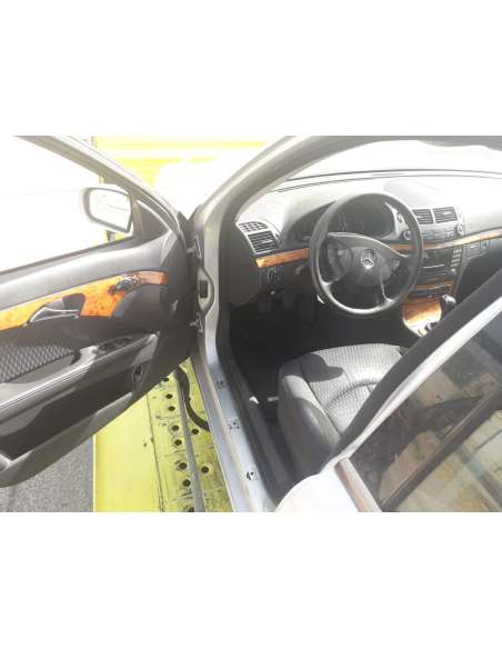 mercedes-benz clase e (w211) berlina del año 2007