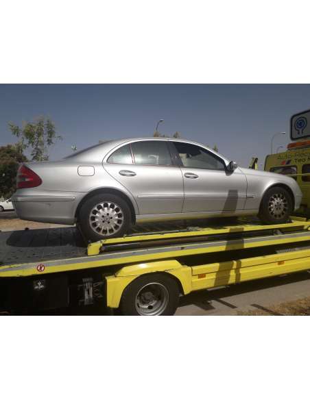 mercedes-benz clase e (w211) berlina del año 2007