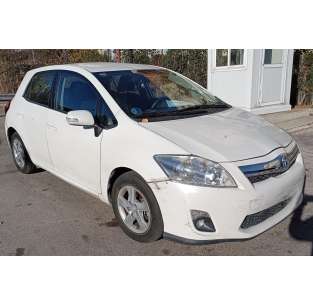 toyota auris del año 2011