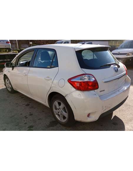 toyota auris del año 2011