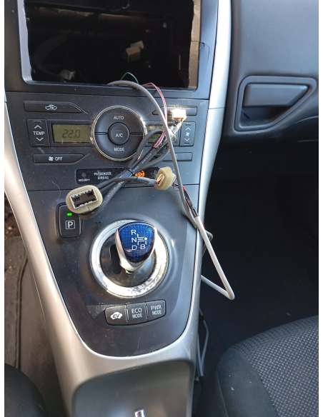 toyota auris del año 2011