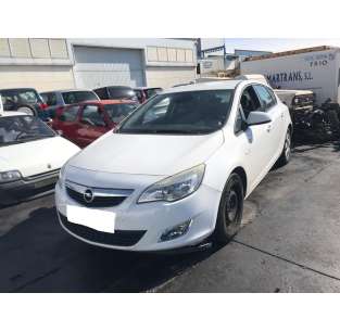 opel astra j lim. del año 2011