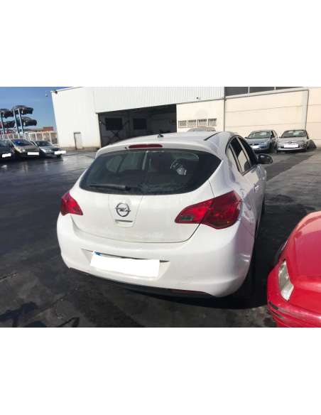 opel astra j lim. del año 2011