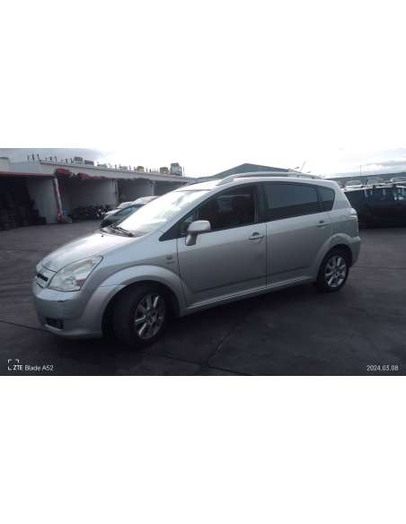 toyota corolla verso (e12) del año 2004