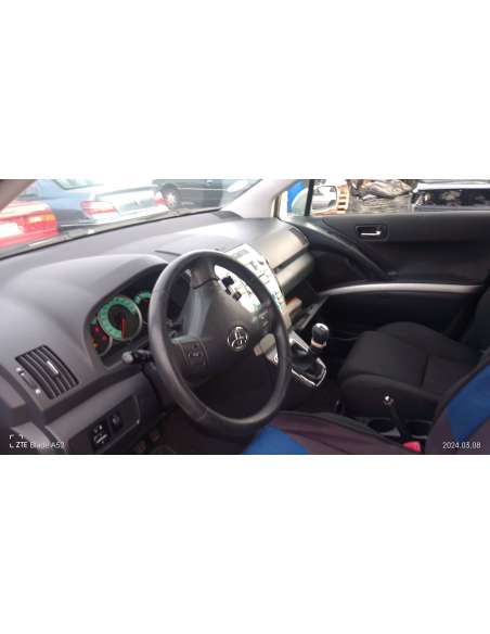 toyota corolla verso (e12) del año 2004