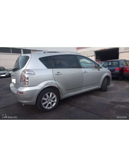 toyota corolla verso (e12) del año 2004