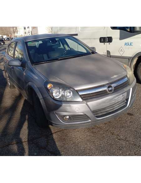 opel astra h berlina del año 2004