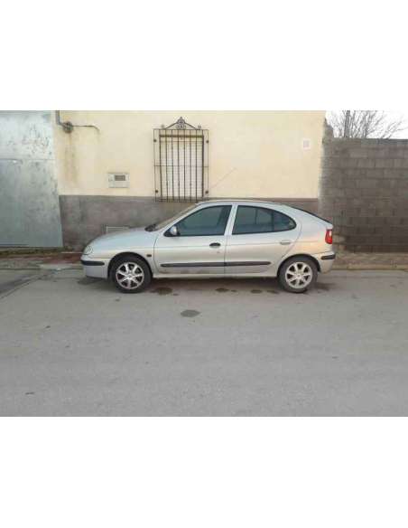 renault megane i fase 2 berlina (ba0) del año 2001