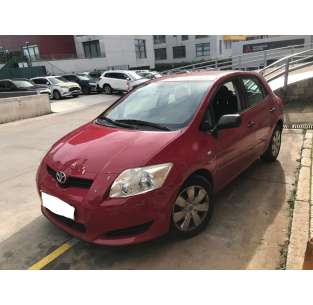 toyota auris del año 2008