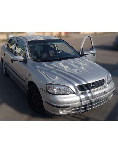 opel astra g berlina del año 2001