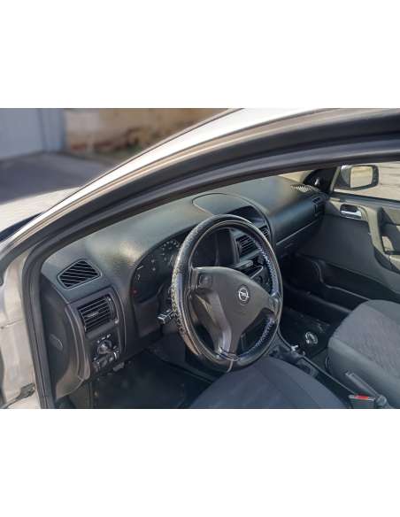 opel astra g berlina del año 2001