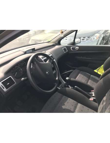 peugeot 307 berlina (s2) del año 2006