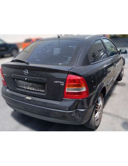 opel astra g berlina del año 2002