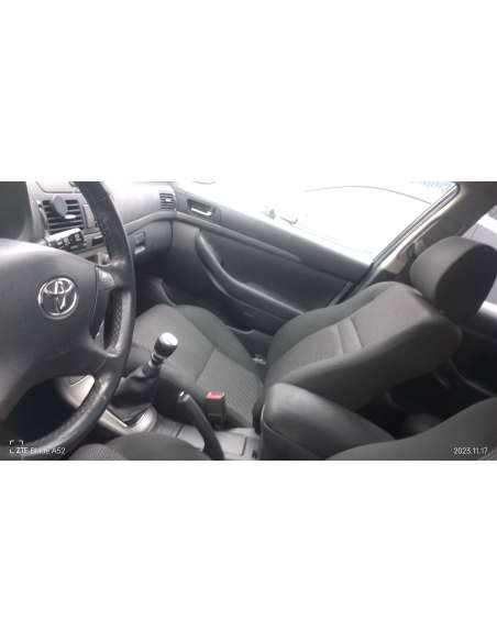 toyota avensis wagon (t25) del año 2007
