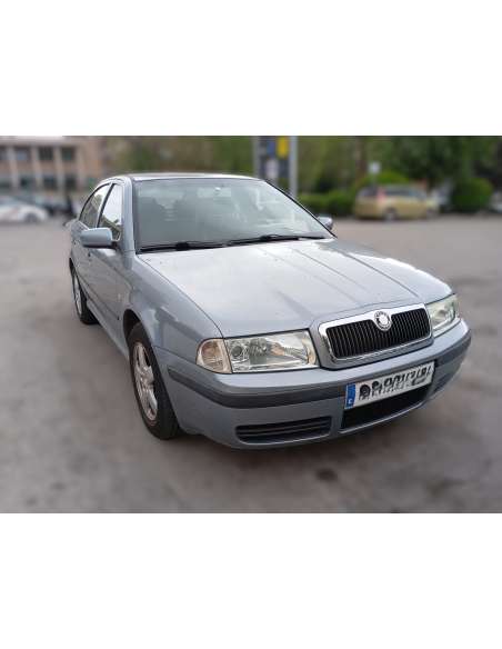 skoda octavia berlina (1u2) del año 2005