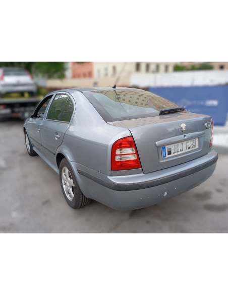 skoda octavia berlina (1u2) del año 2005
