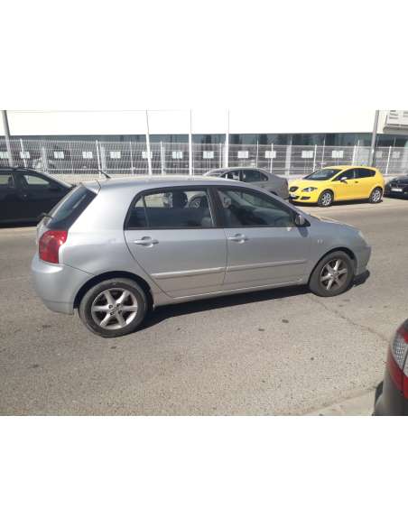 toyota corolla (e12) del año 2003