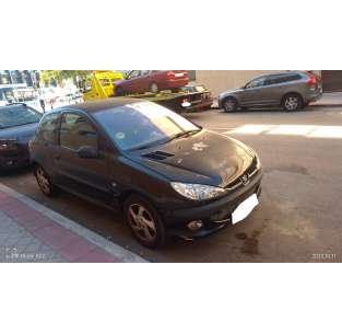 peugeot 206 berlina del año 2002