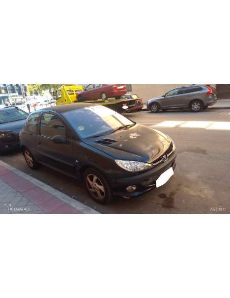 peugeot 206 berlina del año 2002