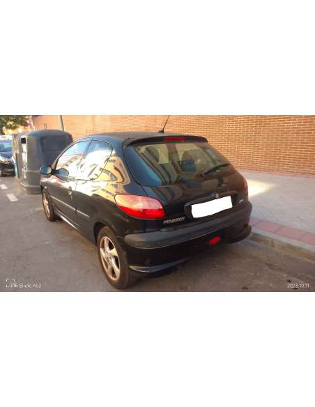 peugeot 206 berlina del año 2002