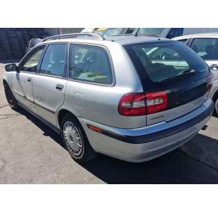 volvo v40 familiar del año 2003 2