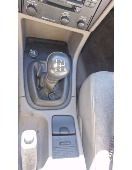 volvo v40 familiar del año 2003