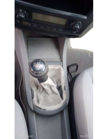 seat ibiza (6l1) del año 2003