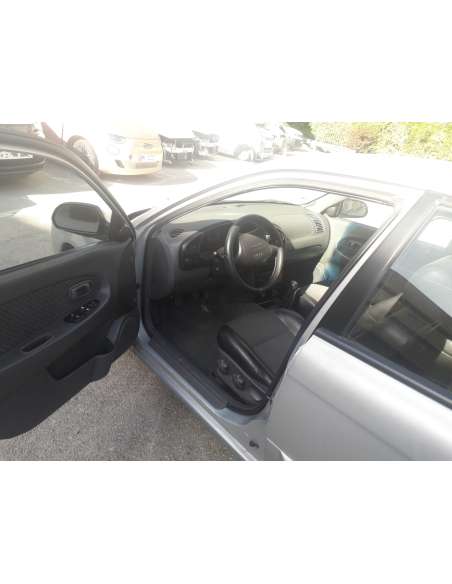 kia shuma ii del año 2001