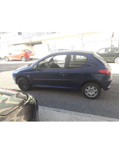 peugeot 206 berlina del año 2000