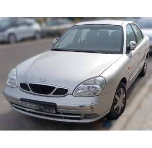 daewoo nubira berlina del año 2001