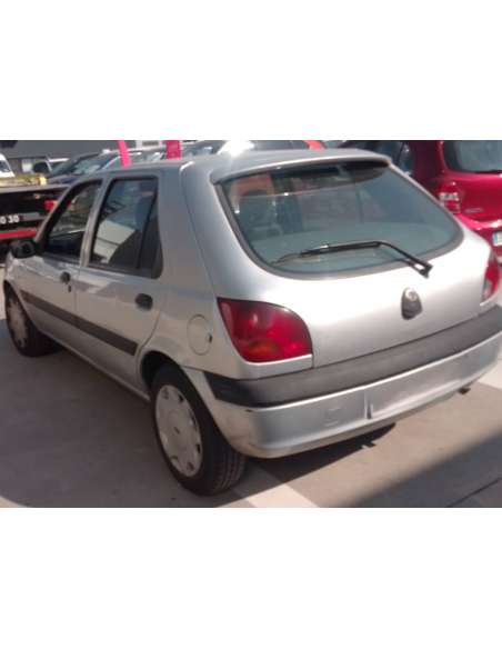 ford fiesta berlina (dx) del año 2002