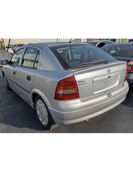 opel astra g berlina del año 2002
