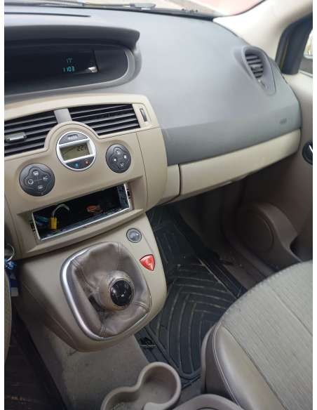 renault scenic ii del año 2004