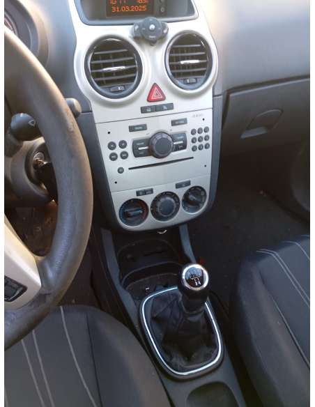 opel corsa d del año 2008