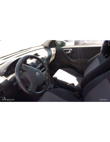 opel corsa c del año 2004