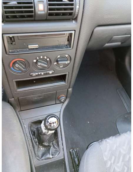 opel astra g berlina del año 2002