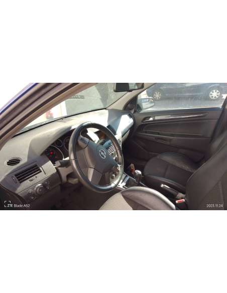 opel astra h berlina del año 2004