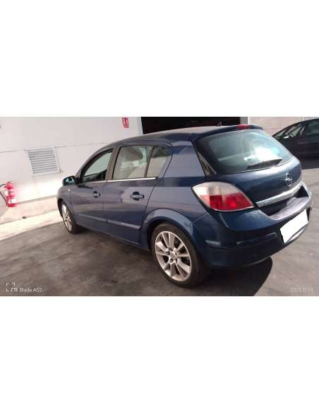 opel astra h berlina del año 2004