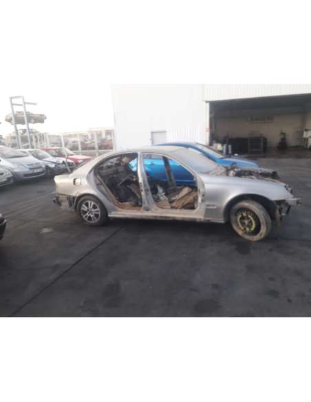 mercedes-benz clase e (w211) berlina del año 2007