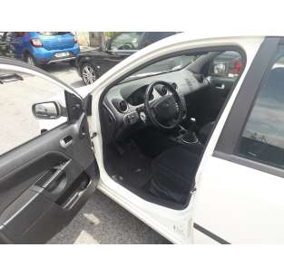 ford fiesta (cbk) del año 2004 2