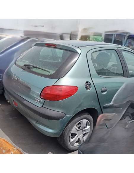 peugeot 206 berlina del año 2002