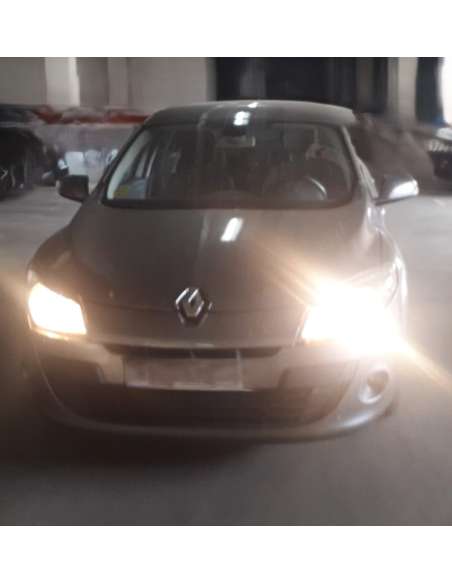 renault megane iii berlina 5 p del año 2009