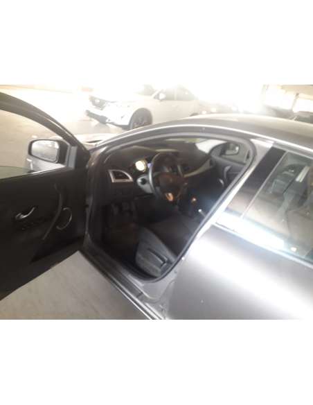 renault megane iii berlina 5 p del año 2009